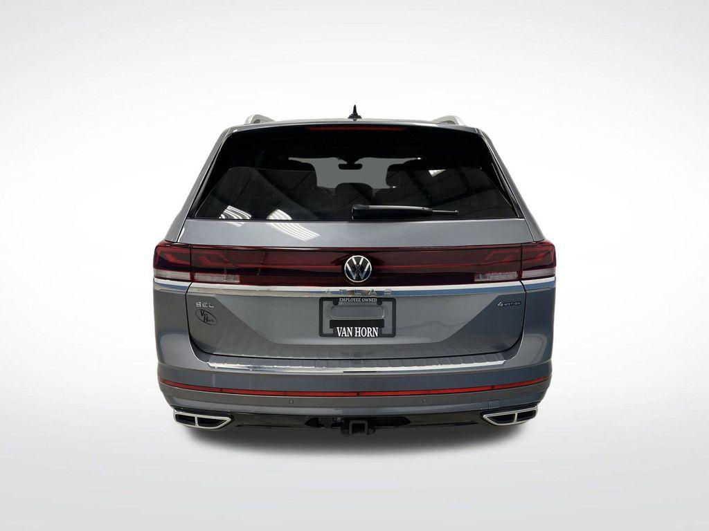 used 2024 Volkswagen Atlas car, priced at $39,120