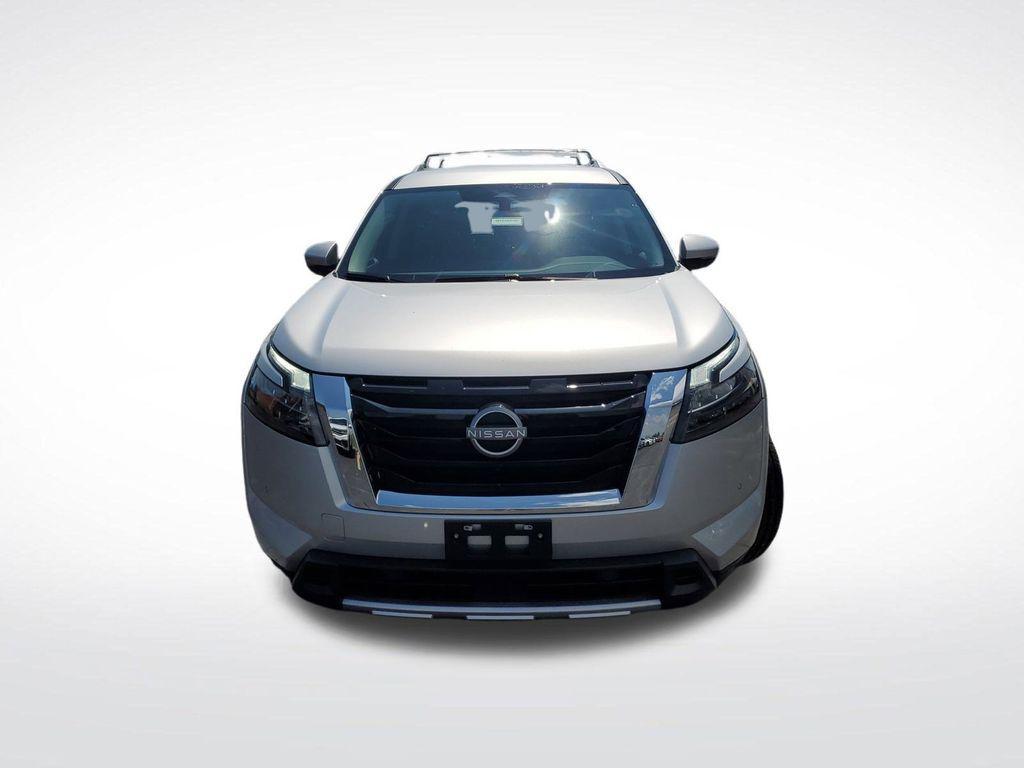 new 2025 Nissan Pathfinder car, priced at $39,015