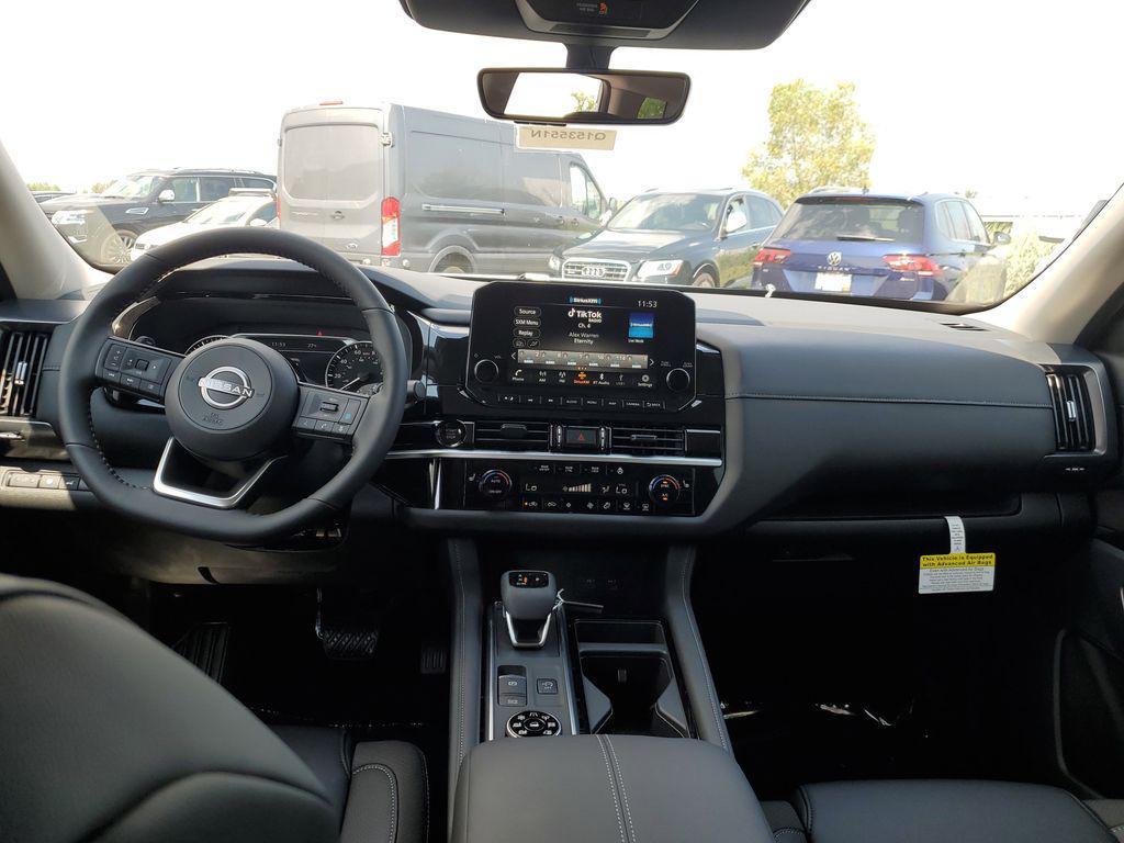 new 2025 Nissan Pathfinder car, priced at $39,015