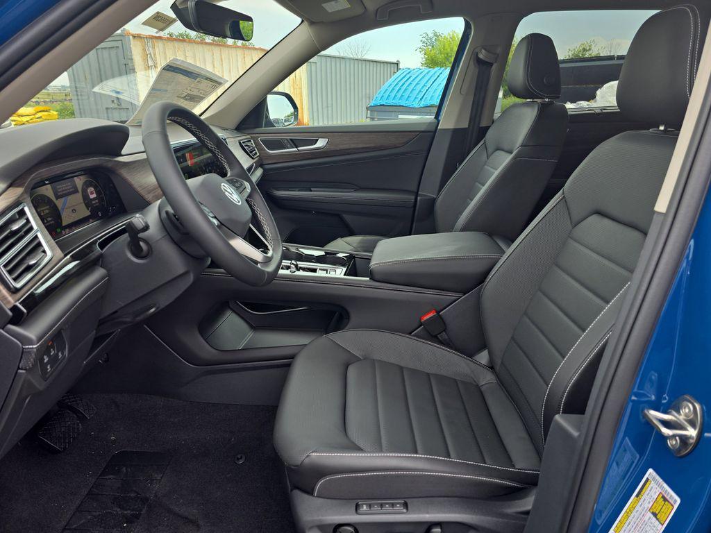 new 2025 Volkswagen Atlas car, priced at $44,033