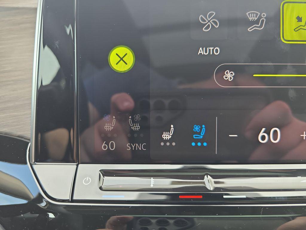 new 2025 Volkswagen Atlas car, priced at $44,033