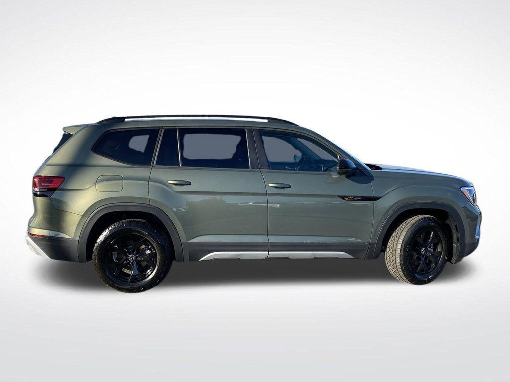 new 2025 Volkswagen Atlas car, priced at $40,800
