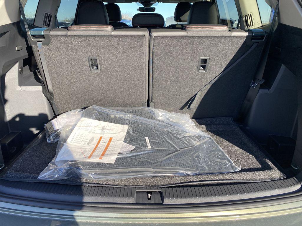 new 2025 Volkswagen Atlas car, priced at $40,800