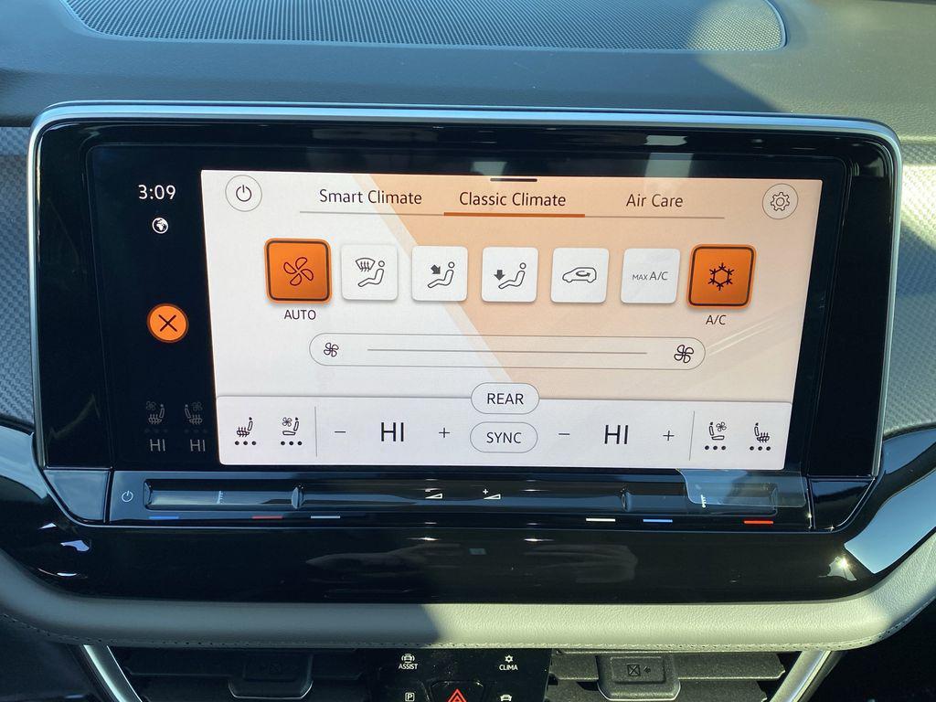 new 2025 Volkswagen Atlas car, priced at $40,800