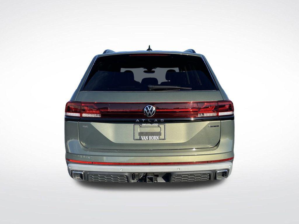 new 2025 Volkswagen Atlas car, priced at $40,800