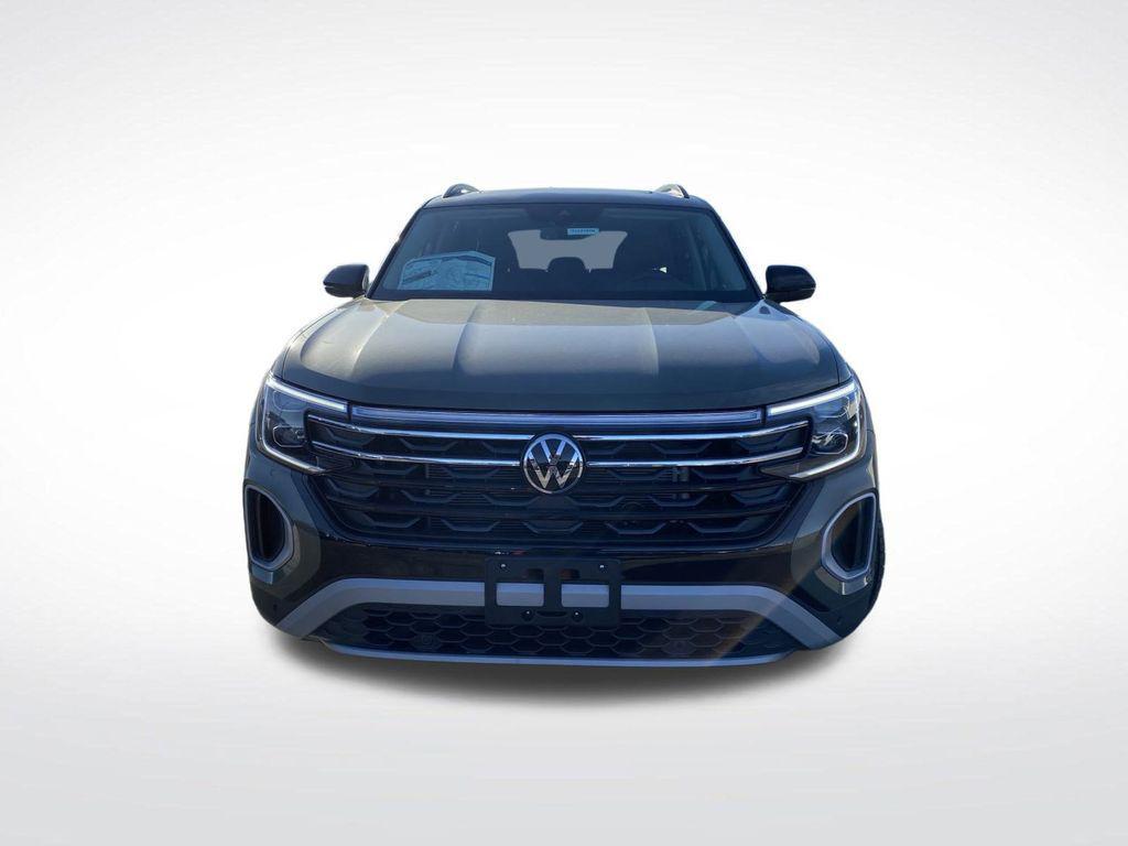 new 2025 Volkswagen Atlas car, priced at $40,800