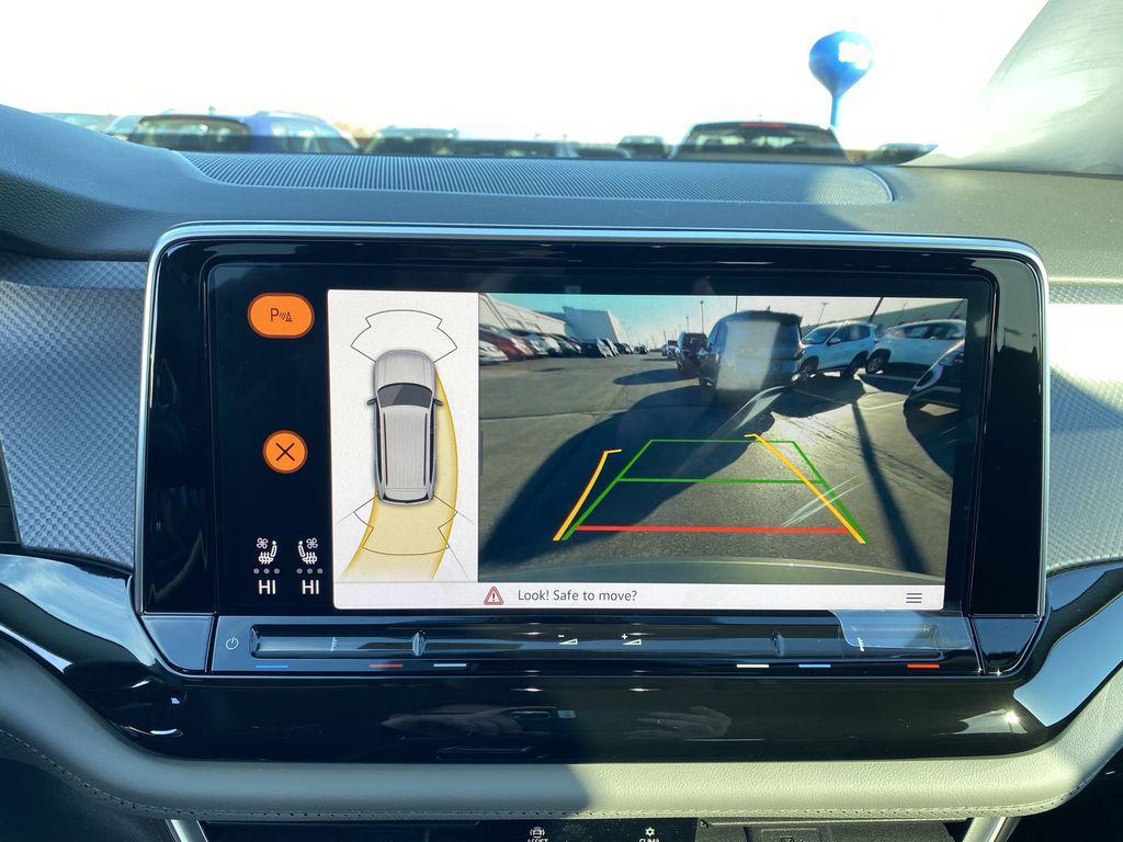 new 2025 Volkswagen Atlas car, priced at $40,800