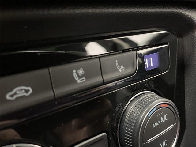 used 2022 Volkswagen Taos car