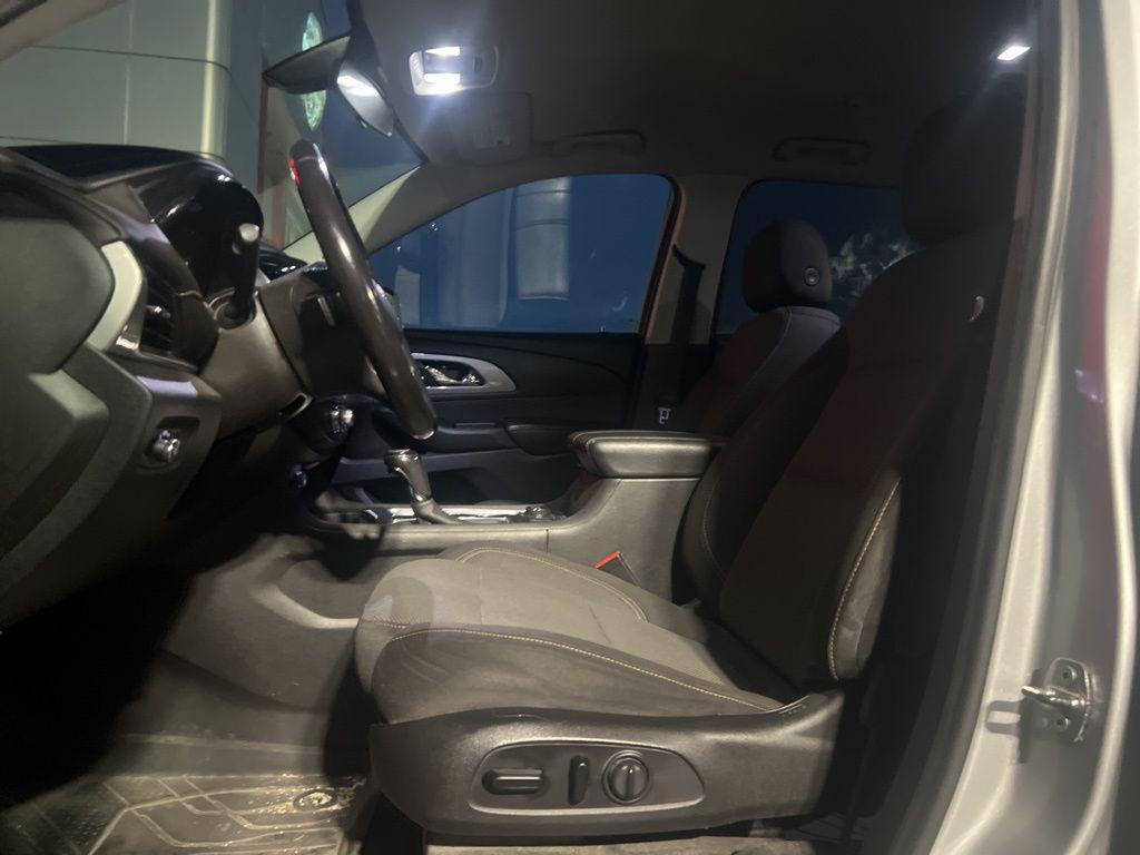 used 2019 Chevrolet Traverse car, priced at $17,199