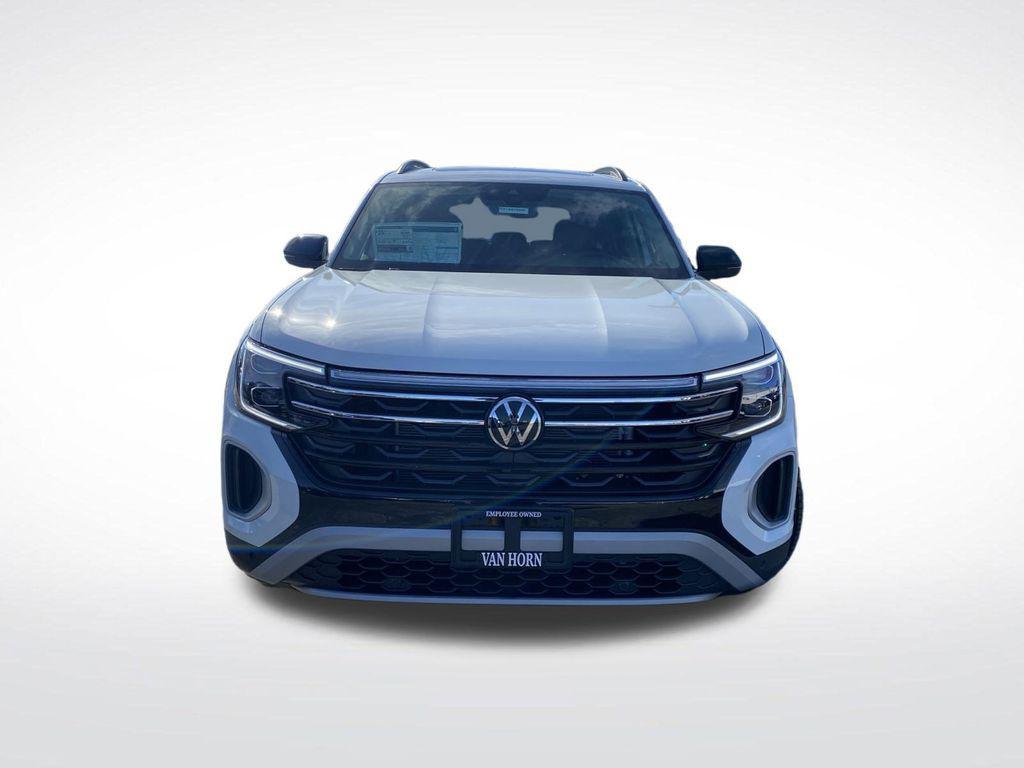 new 2025 Volkswagen Atlas car, priced at $40,800