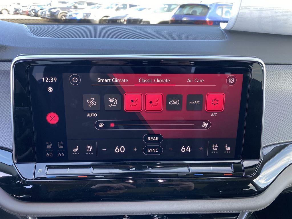 new 2025 Volkswagen Atlas car, priced at $40,800