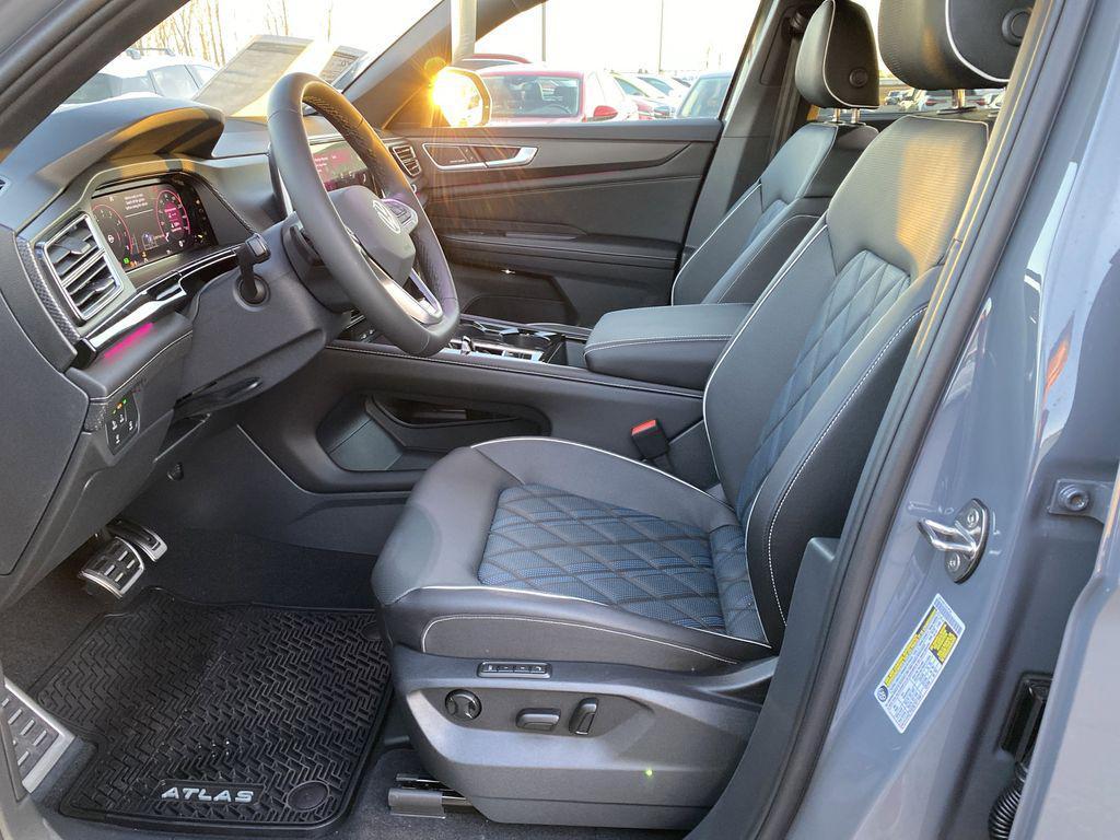 new 2026 Volkswagen Atlas Cross Sport car, priced at $53,392