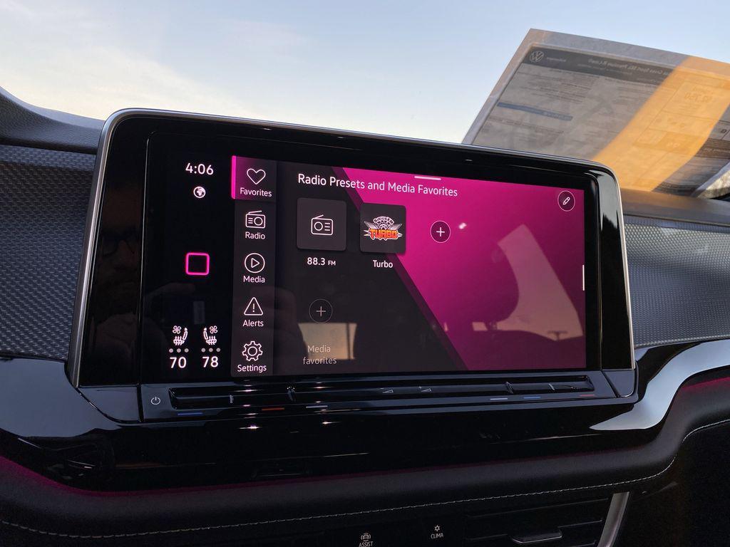 new 2026 Volkswagen Atlas Cross Sport car, priced at $53,392