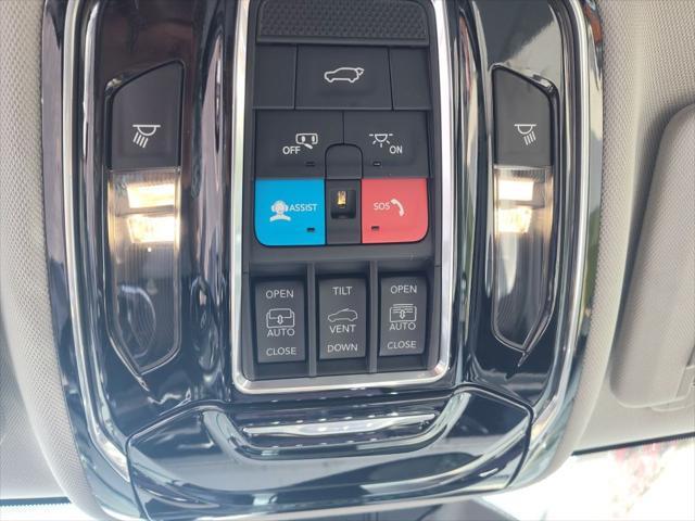 used 2022 Jeep Grand Cherokee car, priced at $33,984