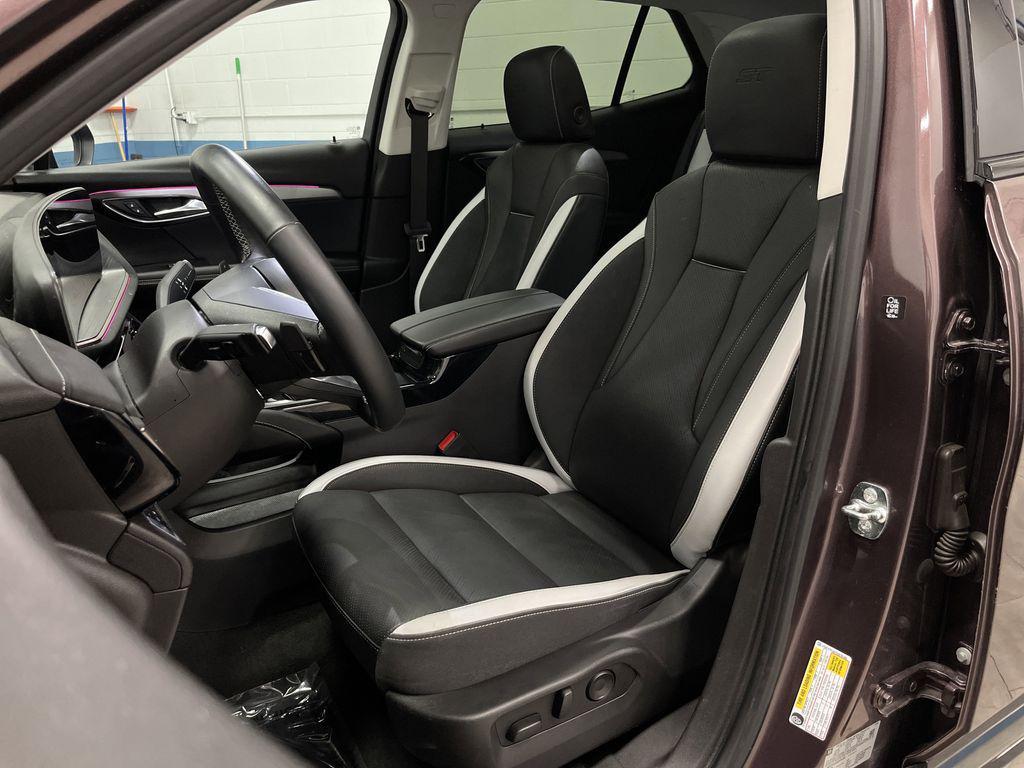 used 2024 Buick Envision car, priced at $27,864