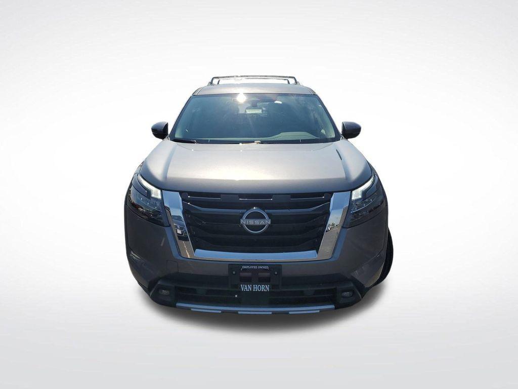 new 2025 Nissan Pathfinder car, priced at $39,321