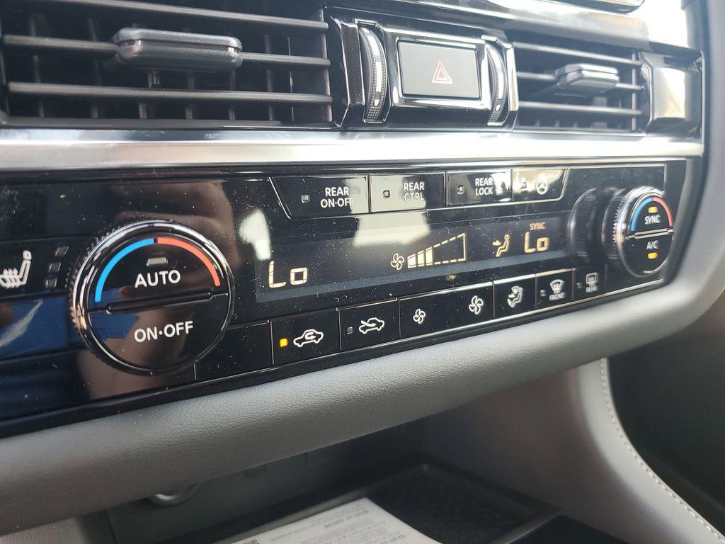 new 2025 Nissan Pathfinder car, priced at $39,015