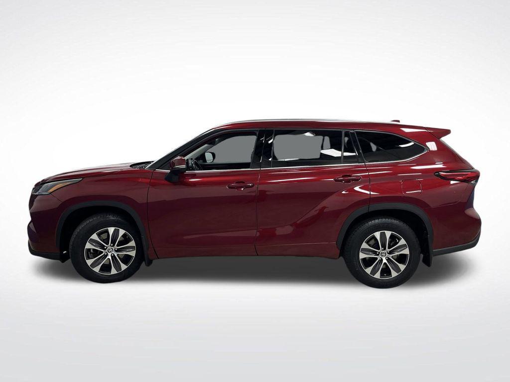 used 2021 Toyota Highlander car, priced at $27,774