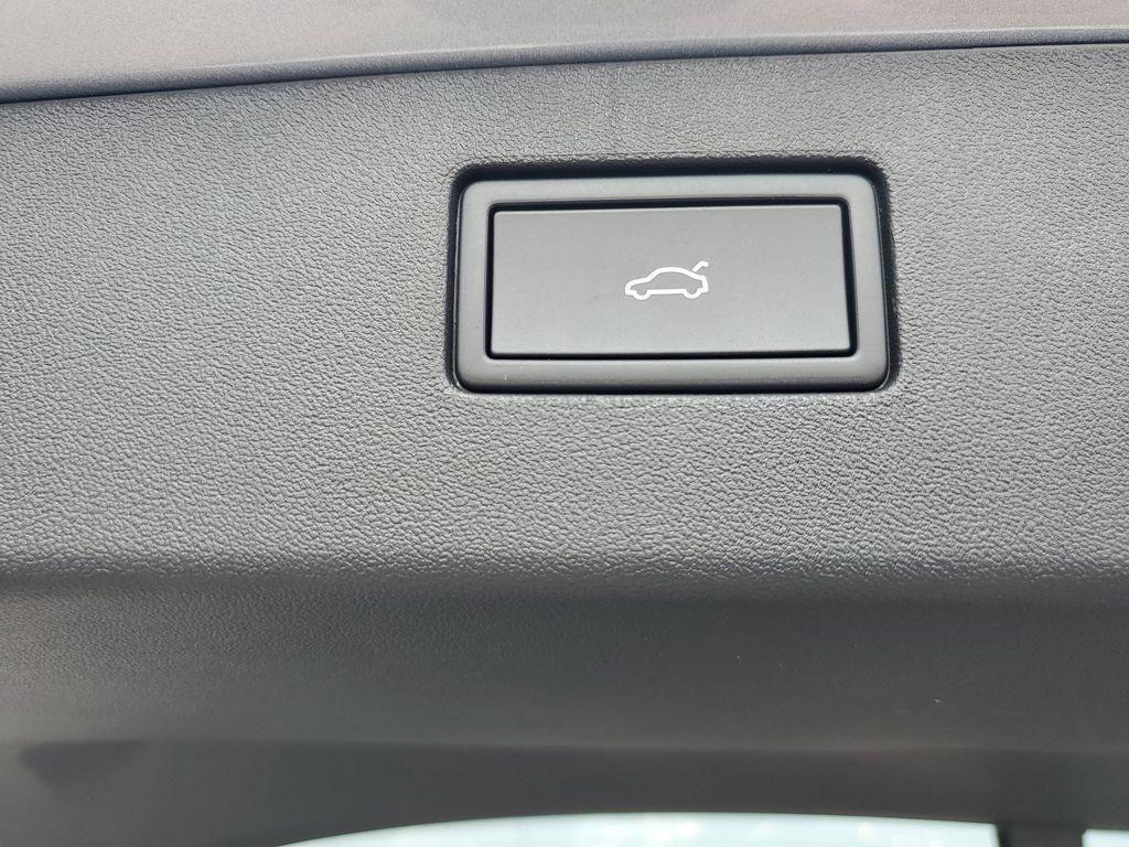 new 2025 Volkswagen Tiguan car, priced at $33,957