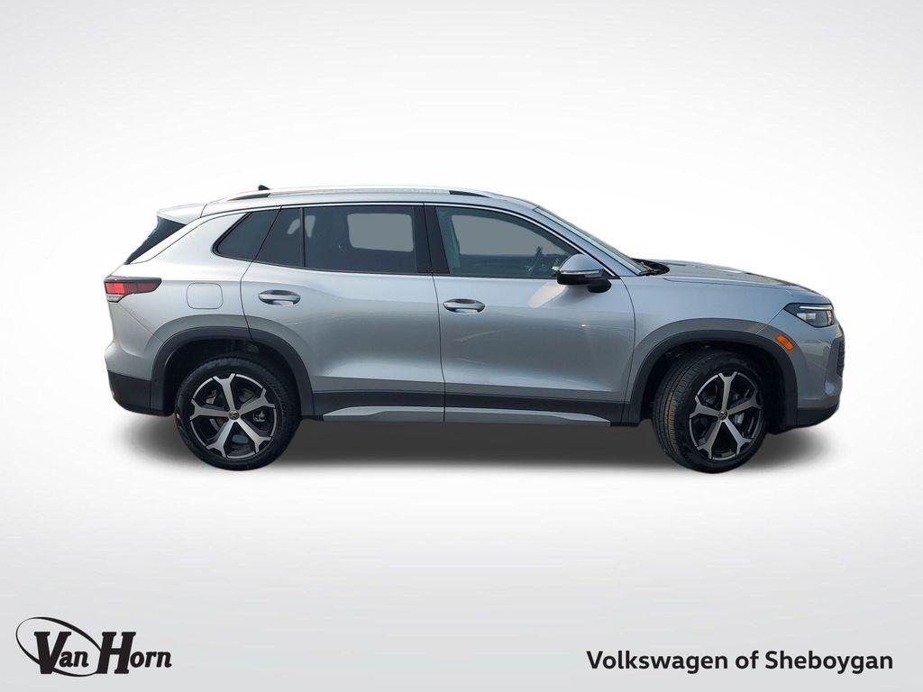 new 2025 Volkswagen Tiguan car, priced at $33,957
