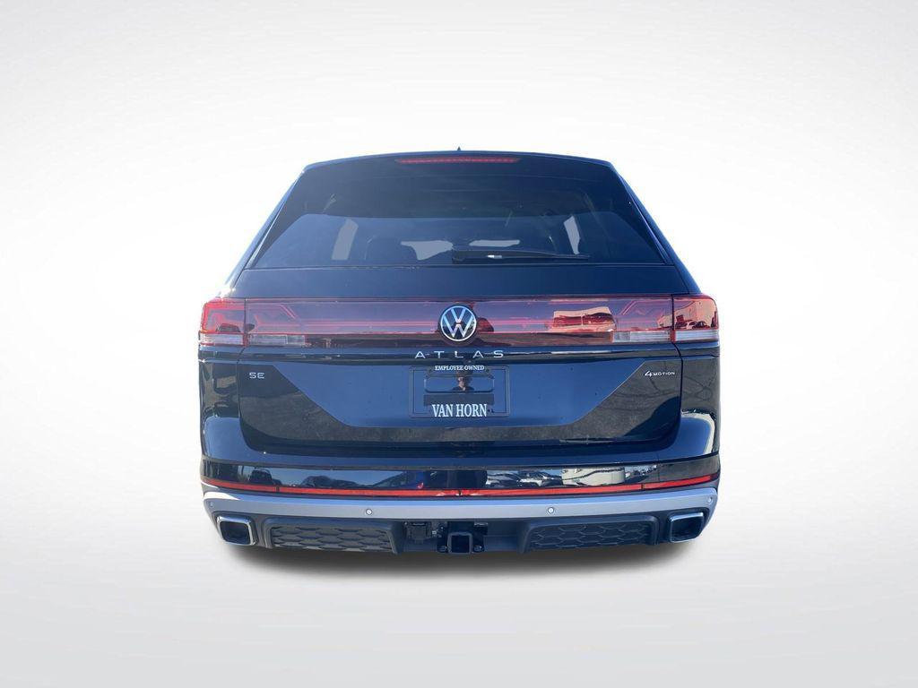 new 2025 Volkswagen Atlas car, priced at $40,800