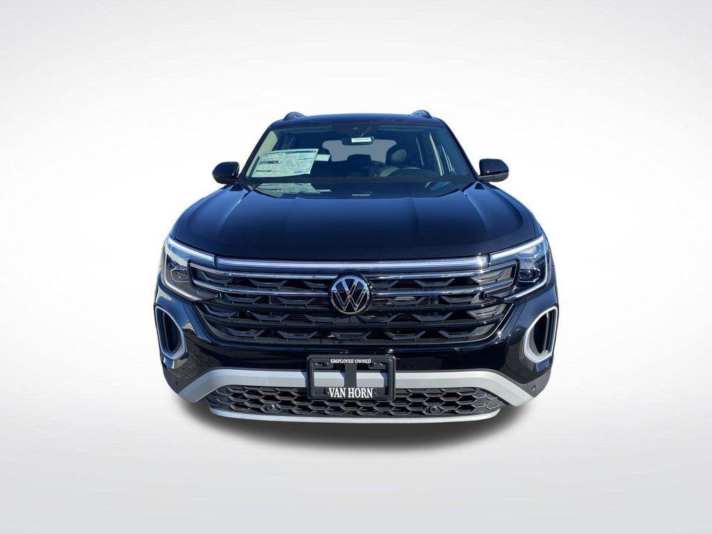new 2025 Volkswagen Atlas car, priced at $40,800