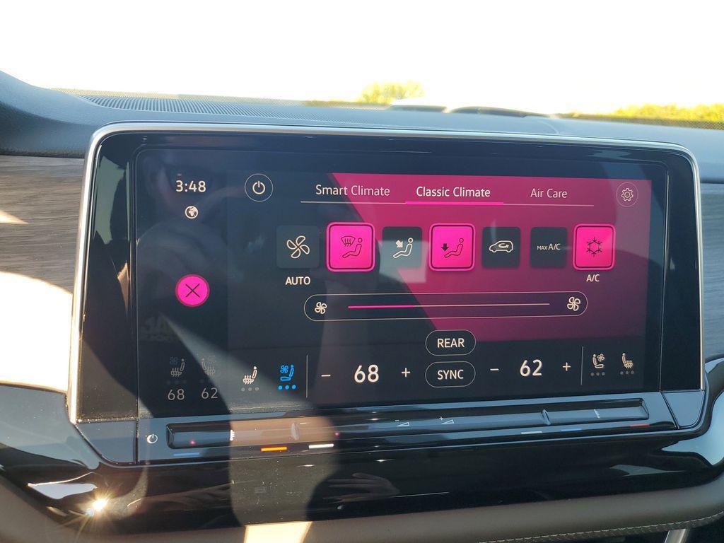 used 2024 Volkswagen Atlas car, priced at $36,404