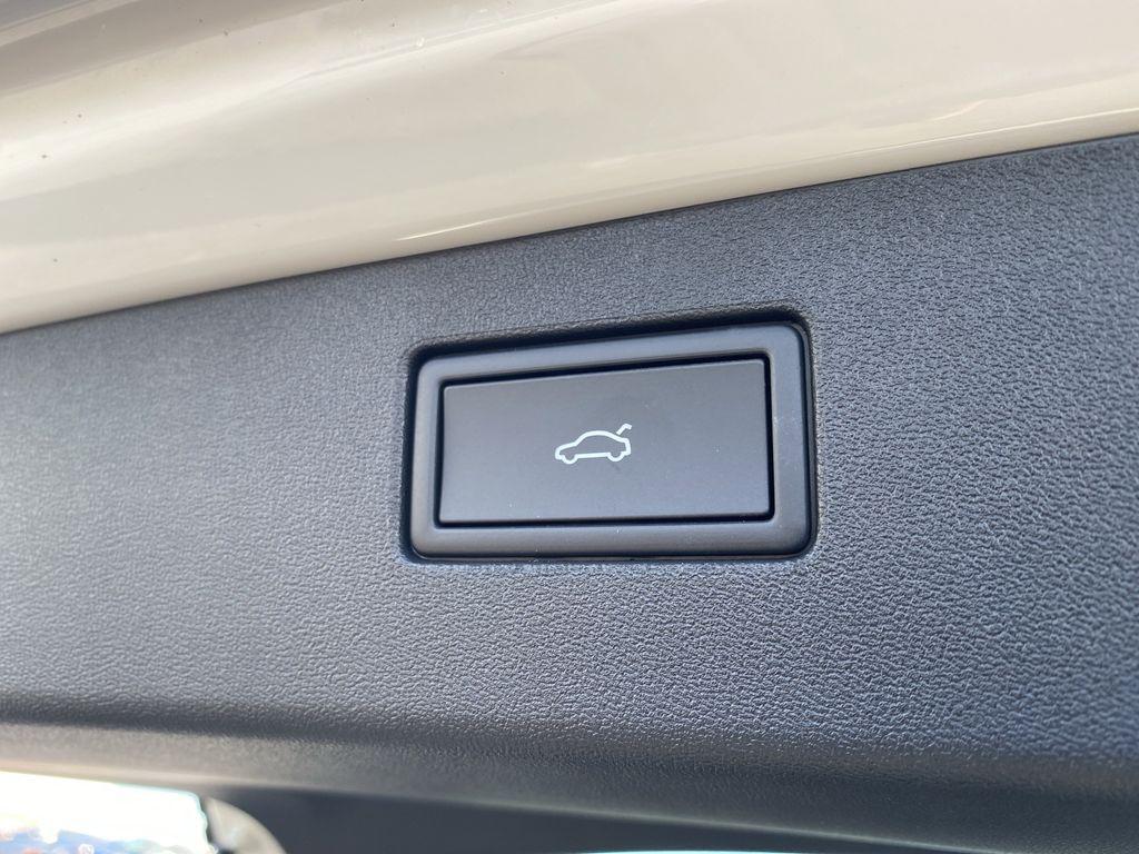 new 2026 Volkswagen Tiguan car, priced at $39,049