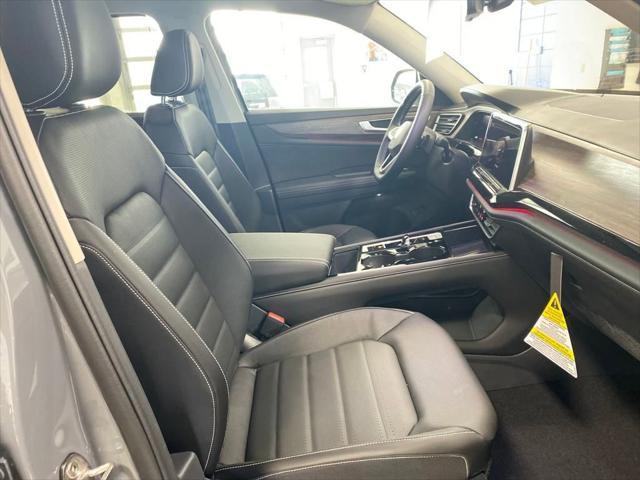 new 2025 Volkswagen Atlas car, priced at $46,714