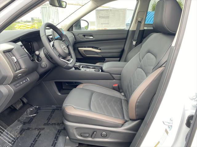 new 2025 Nissan Pathfinder car, priced at $48,752