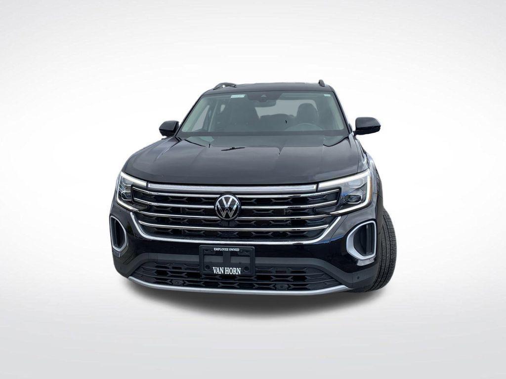 used 2025 Volkswagen Atlas car, priced at $35,885