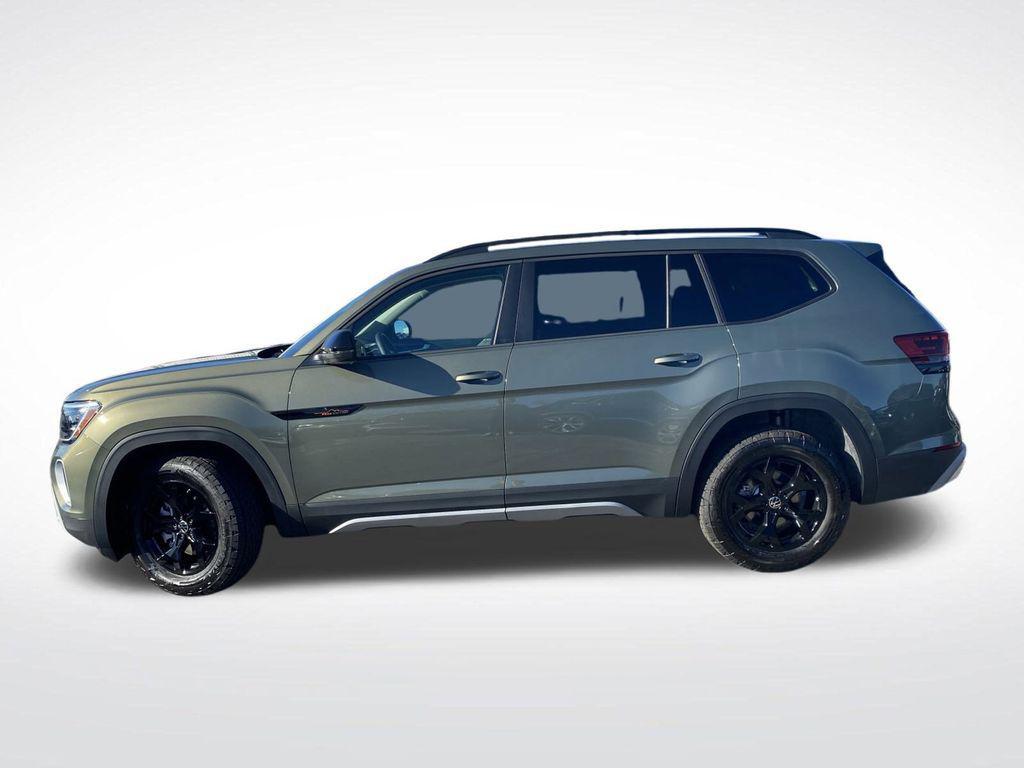 new 2025 Volkswagen Atlas car, priced at $40,800
