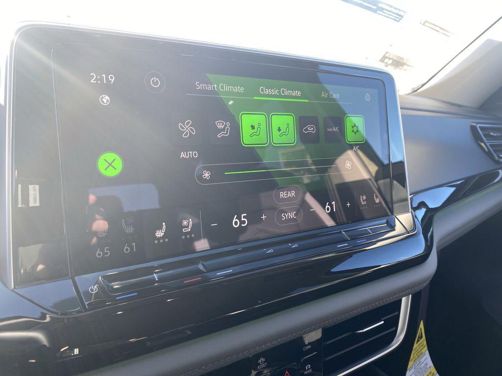 new 2025 Volkswagen Atlas car, priced at $40,800