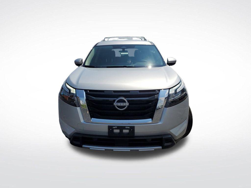 new 2025 Nissan Pathfinder car, priced at $39,015