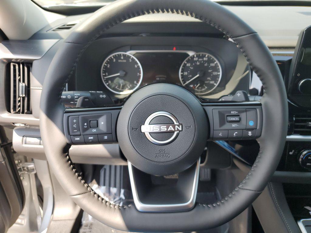 new 2025 Nissan Pathfinder car, priced at $39,015