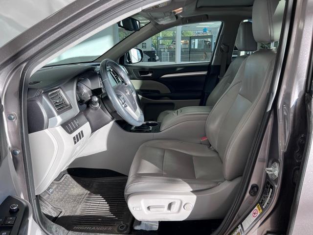 used 2016 Toyota Highlander car, priced at $20,318