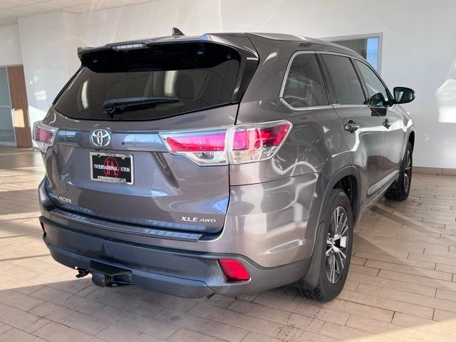 used 2016 Toyota Highlander car, priced at $20,318