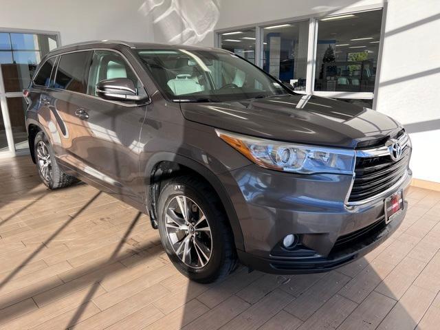 used 2016 Toyota Highlander car, priced at $20,318