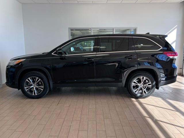 used 2019 Toyota Highlander car, priced at $27,295