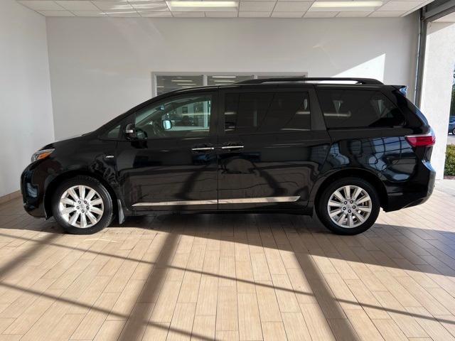 used 2017 Toyota Sienna car, priced at $26,353