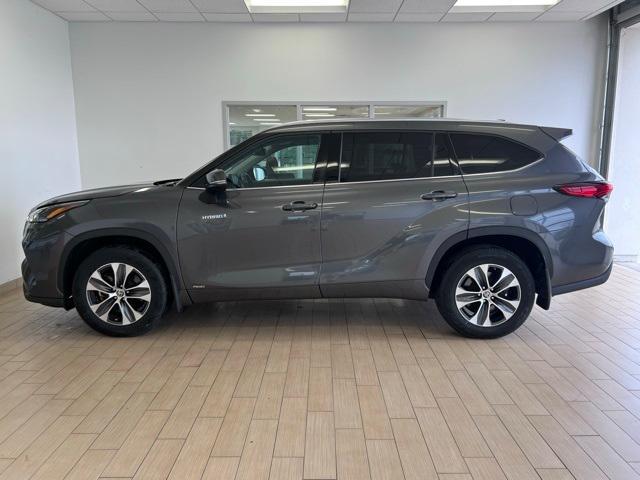 used 2021 Toyota Highlander Hybrid car, priced at $41,561