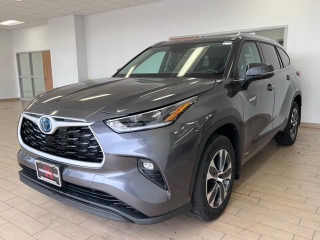 used 2021 Toyota Highlander Hybrid car, priced at $41,561