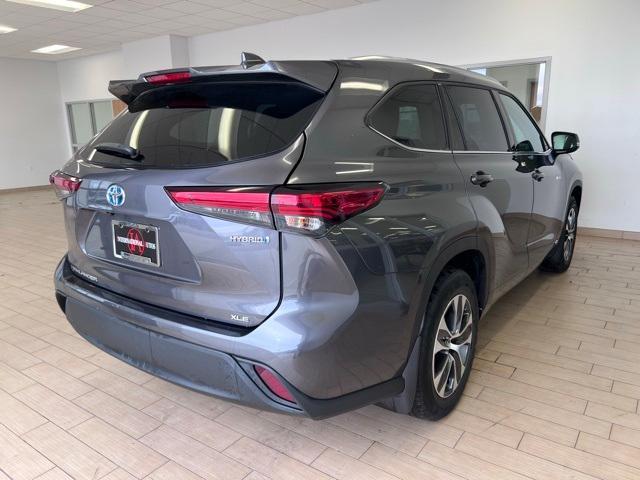 used 2021 Toyota Highlander Hybrid car, priced at $41,561