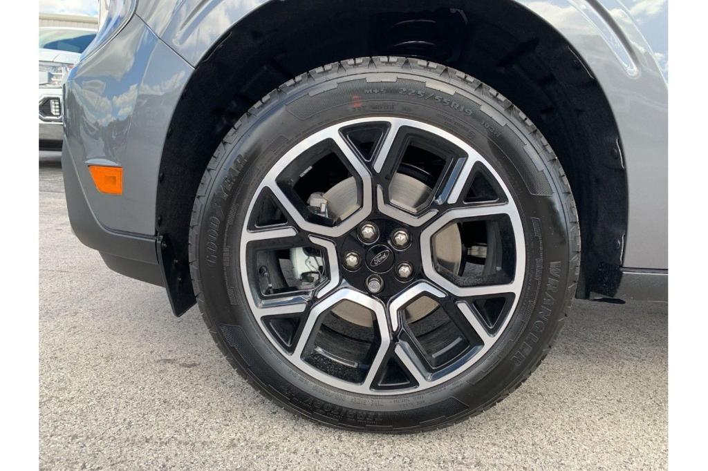 new 2025 Ford Maverick car, priced at $39,590