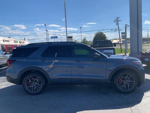 new 2025 Ford Explorer car, priced at $60,675
