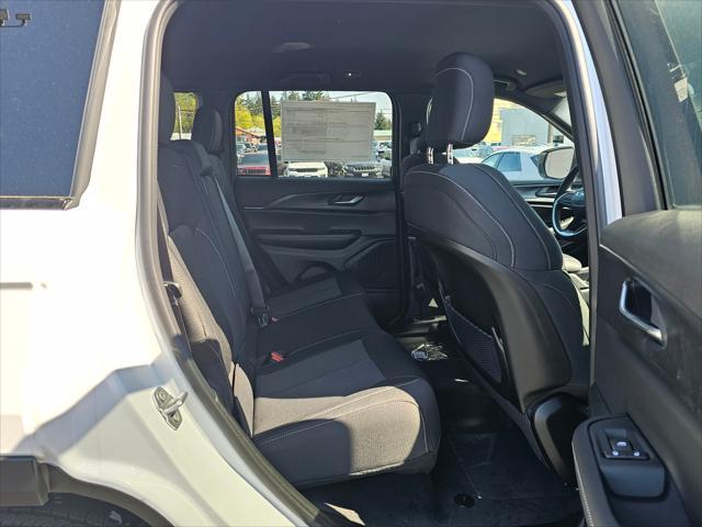 new 2025 Jeep Grand Cherokee car, priced at $38,330
