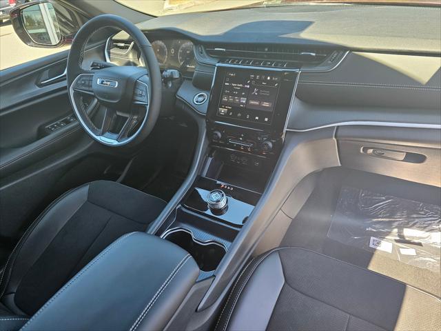 new 2024 Jeep Grand Cherokee car, priced at $37,525