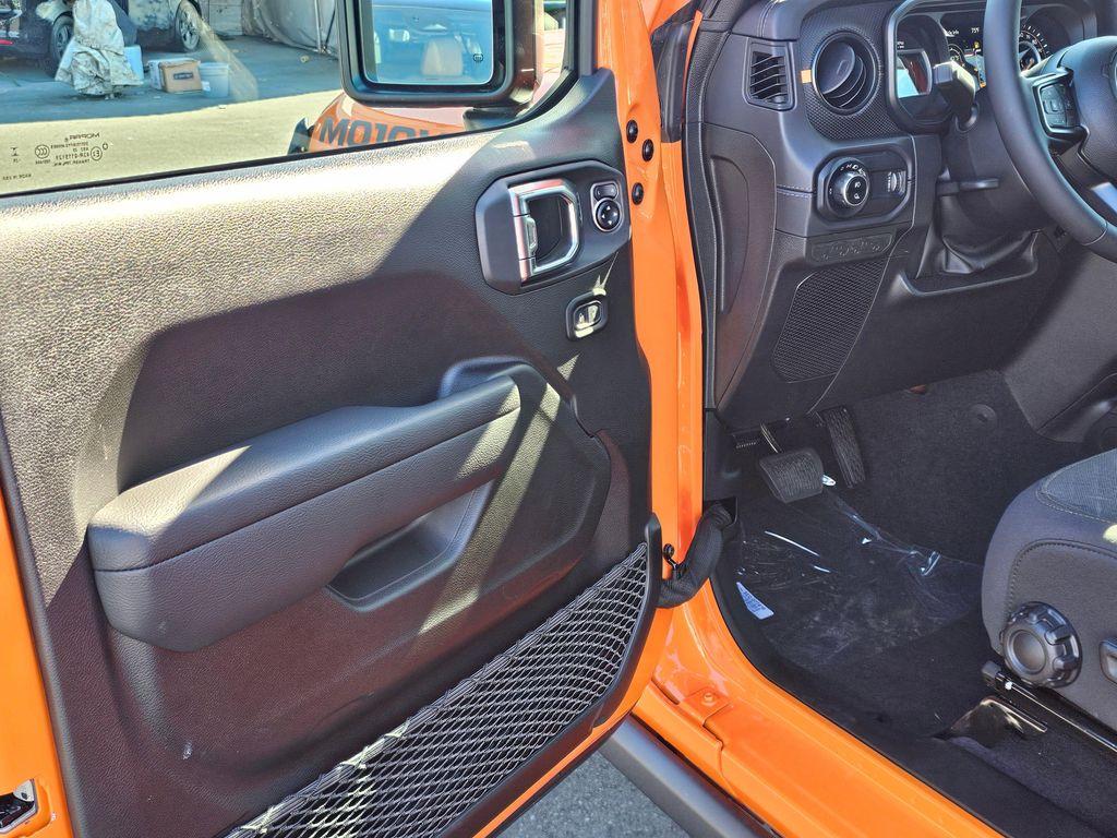 new 2025 Jeep Gladiator car, priced at $58,375