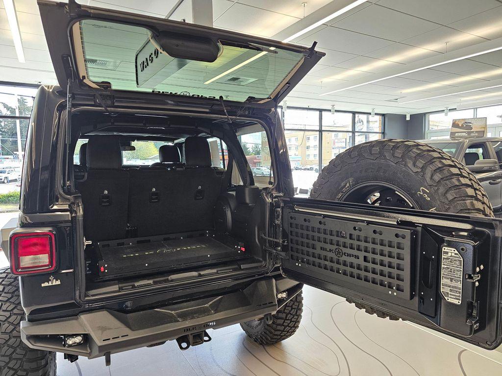 new 2025 Jeep Wrangler car, priced at $79,975