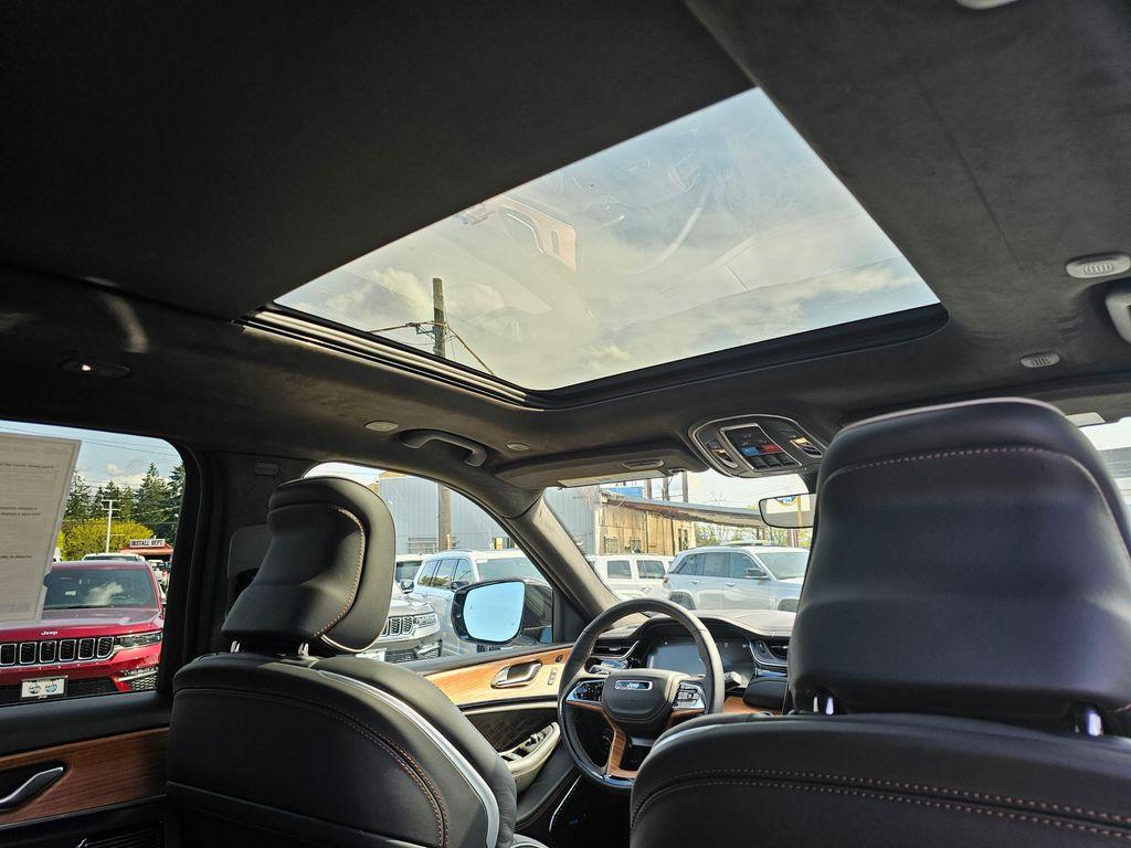 new 2025 Jeep Grand Cherokee L car, priced at $69,060